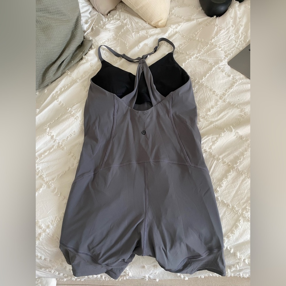 Lululemon one piece! Barely worn- grey size 6 - Picture 2 of 3